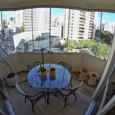 Apartamentos com 264m², 4 quartos, 1 suíte, 2 garagens, no bairro Centro em Florianópolis