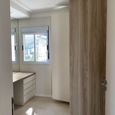 Apartamentos com 116m², 3 quartos, 1 suíte, 2 garagens, no bairro Santa Mônica em Florianópolis