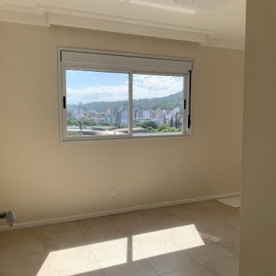 Apartamentos com 116m², 3 quartos, 1 suíte, 2 garagens, no bairro Santa Mônica em Florianópolis