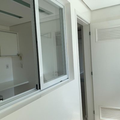 Apartamentos com 116m², 3 quartos, 1 suíte, 2 garagens, no bairro Santa Mônica em Florianópolis