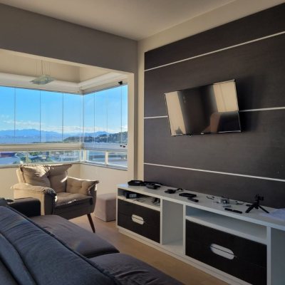 Cobertura com 127m², 3 quartos, 1 suíte, 2 garagens, no bairro Saco Grande em Florianópolis