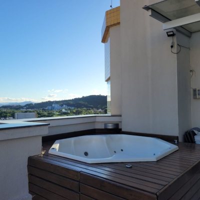 Cobertura com 127m², 3 quartos, 1 suíte, 2 garagens, no bairro Saco Grande em Florianópolis