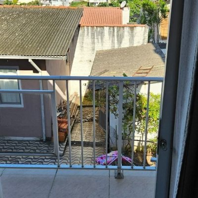 Casa Residencial com 241m², 3 quartos, 1 suíte, 3 garagens, no bairro barreiros em São José