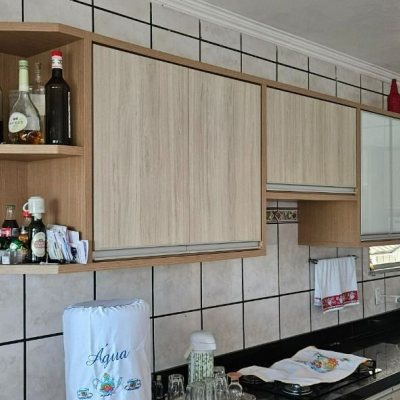 Casa Residencial com 241m², 3 quartos, 1 suíte, 3 garagens, no bairro barreiros em São José