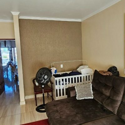 Casa Residencial com 241m², 3 quartos, 1 suíte, 3 garagens, no bairro barreiros em São José