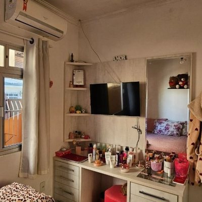 Casa Residencial com 241m², 3 quartos, 1 suíte, 3 garagens, no bairro barreiros em São José