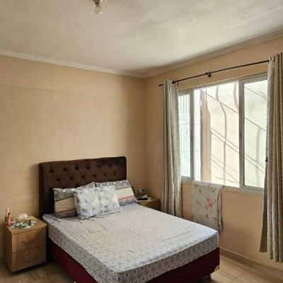 Casa Residencial com 241m², 3 quartos, 1 suíte, 3 garagens, no bairro barreiros em São José