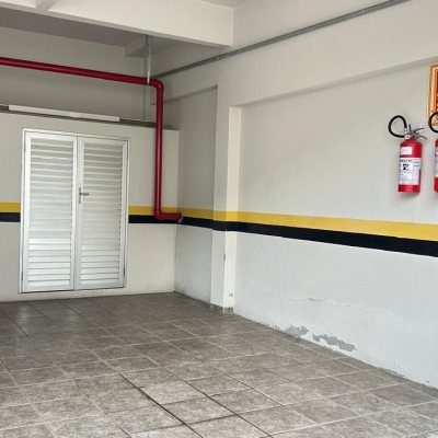 Apartamentos com 89m², 3 quartos, 1 suíte, 1 garagem, no bairro Trindade em Florianópolis