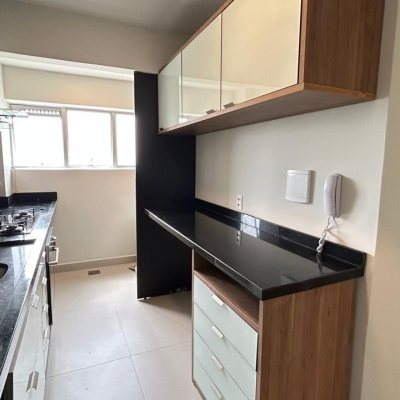 Apartamentos com 89m², 3 quartos, 1 suíte, 1 garagem, no bairro Trindade em Florianópolis