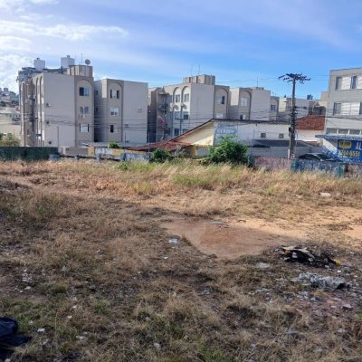 Terreno Comercial/Residencial com 464m², no bairro Estreito em Florianópolis