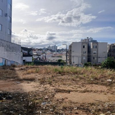 Terreno Comercial/Residencial com 464m², no bairro Estreito em Florianópolis