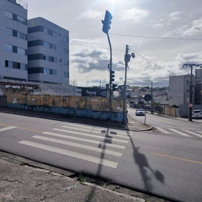 Terreno Comercial/Residencial com 464m², no bairro Estreito em Florianópolis