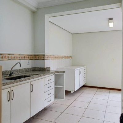 Casa em Condomínio com 200m², 3 quartos, 1 suíte, 2 garagens, no bairro Santo Antônio De Lisboa em Florianópolis