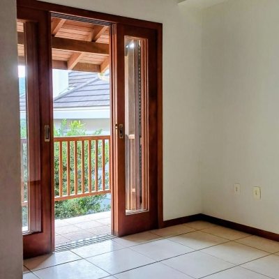 Casa em Condomínio com 200m², 3 quartos, 1 suíte, 2 garagens, no bairro Santo Antônio De Lisboa em Florianópolis