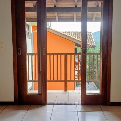 Casa em Condomínio com 200m², 3 quartos, 1 suíte, 2 garagens, no bairro Santo Antônio De Lisboa em Florianópolis