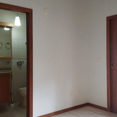 Casa em Condomínio com 200m², 3 quartos, 1 suíte, 2 garagens, no bairro Santo Antônio De Lisboa em Florianópolis