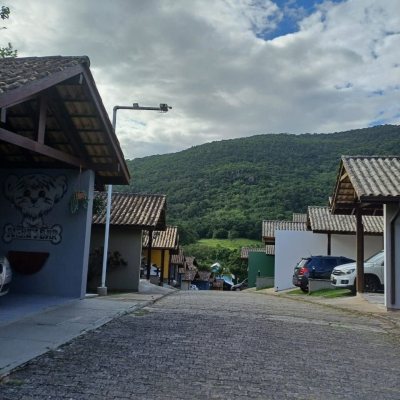 Casa em Condomínio com 200m², 3 quartos, 1 suíte, 2 garagens, no bairro Santo Antônio De Lisboa em Florianópolis