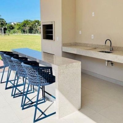 Apartamentos com 75m², 2 quartos, 10 suítes, 1 garagem, no bairro Ingleses do Rio Vermelho em Florianópolis