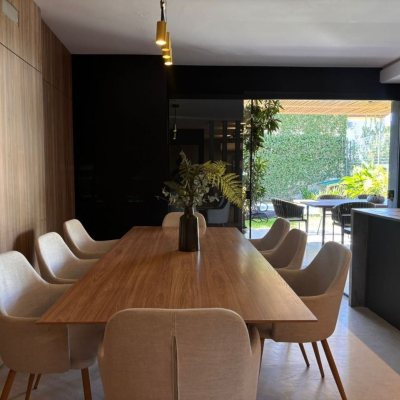 Sobrado Residencial com 315m², 4 quartos, 3 suítes, 4 garagens, no bairro Jurerê Internacional em Floranópolis