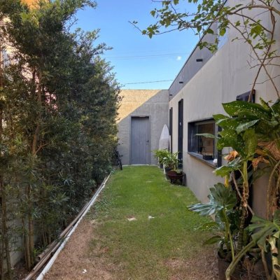 Sobrado Residencial com 315m², 4 quartos, 3 suítes, 4 garagens, no bairro Jurerê Internacional em Floranópolis