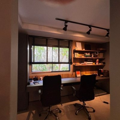 Sobrado Residencial com 315m², 4 quartos, 3 suítes, 4 garagens, no bairro Jurerê Internacional em Floranópolis