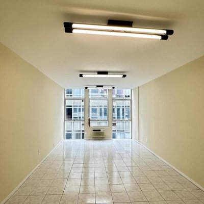 Sala com 40m², no bairro Centro em Florianópolis