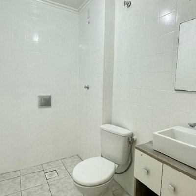 Sala com 40m², no bairro Centro em Florianópolis