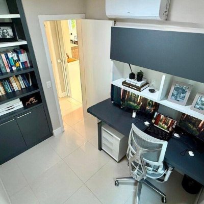 Sobrado Residencial com 199m², 4 quartos, 3 suítes, 2 garagens, no bairro Cachoeira Do Bom Jesus em Florianópolis