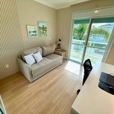 Sobrado Residencial com 199m², 4 quartos, 3 suítes, 2 garagens, no bairro Cachoeira Do Bom Jesus em Florianópolis