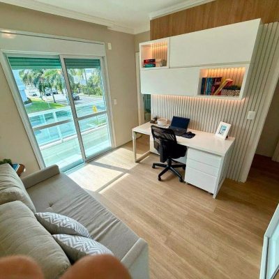 Sobrado Residencial com 199m², 4 quartos, 3 suítes, 2 garagens, no bairro Cachoeira Do Bom Jesus em Florianópolis