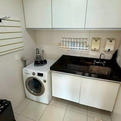 Sobrado Residencial com 199m², 4 quartos, 3 suítes, 2 garagens, no bairro Cachoeira Do Bom Jesus em Florianópolis
