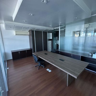 Sala com 65m², no bairro Centro em Florianópolis