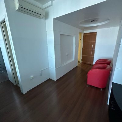 Sala com 65m², no bairro Centro em Florianópolis
