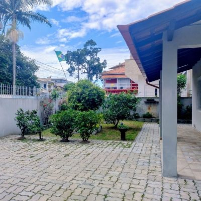 Casa Residencial com 70m², 3 quartos, 1 suíte, 1 garagem, no bairro Ingleses em Florianópolis