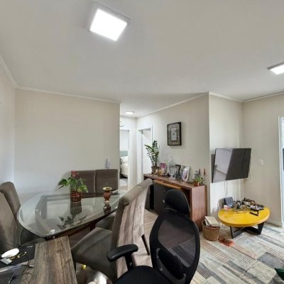 Apartamentos com 58m², 2 quartos, 1 garagem, no bairro Balneário em Florianópolis