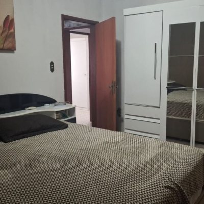 Casa Residencial com 95m², 4 quartos, 1 suíte, 1 garagem, no bairro Centro em Florianópolis