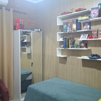 Casa Residencial com 95m², 4 quartos, 1 suíte, 1 garagem, no bairro Centro em Florianópolis