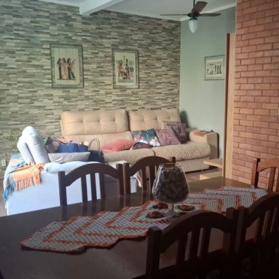 Casa Residencial com 95m², 4 quartos, 1 suíte, 1 garagem, no bairro Centro em Florianópolis