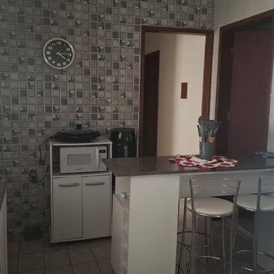 Casa Residencial com 95m², 4 quartos, 1 suíte, 1 garagem, no bairro Centro em Florianópolis