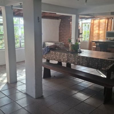 Casa Residencial com 95m², 4 quartos, 1 suíte, 1 garagem, no bairro Centro em Florianópolis