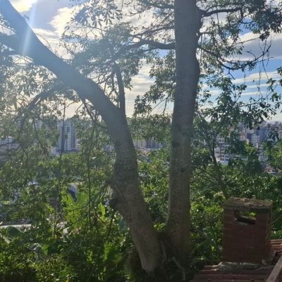 Casa Residencial com 95m², 4 quartos, 1 suíte, 1 garagem, no bairro Centro em Florianópolis