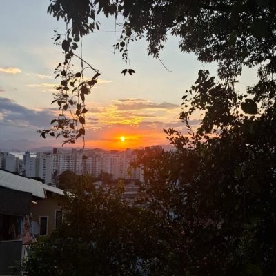 Casa Residencial com 95m², 4 quartos, 1 suíte, 1 garagem, no bairro Centro em Florianópolis