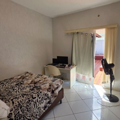 Casa Residencial com 101m², 3 quartos, 1 suíte, 4 garagens, no bairro Carianos em Florianópolis