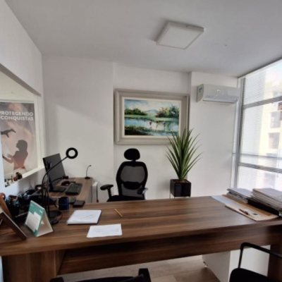 Sala com 95m², 1 garagem, no bairro Centro em Florianópolis