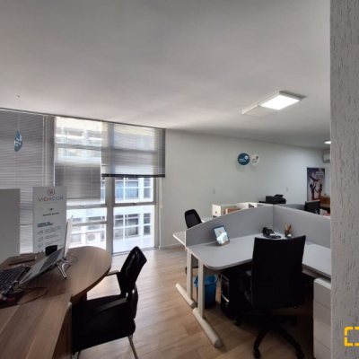Sala com 95m², 1 garagem, no bairro Centro em Florianópolis