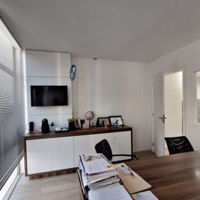 Sala com 95m², 1 garagem, no bairro Centro em Florianópolis