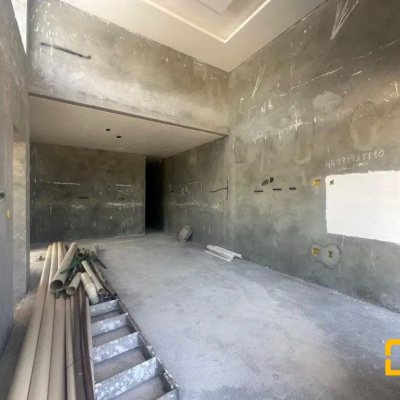 Casa Residencial com 111m², 3 quartos, 1 suíte, 2 garagens, no bairro São João Do Rio Vermelho em Florianópolis