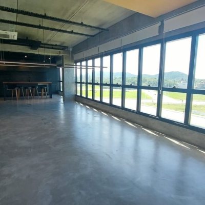 Sala com 136m², 1 garagem, no bairro Campeche em Florianópolis