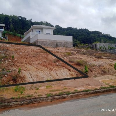 Terreno Comercial/Residencial com 360m², no bairro Forquilhas em São José
