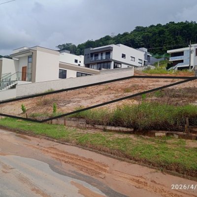 Terreno Comercial/Residencial com 360m², no bairro Forquilhas em São José